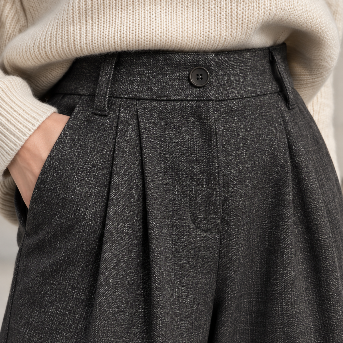 Wide-Leg Pleated Wool-Blend Trousers